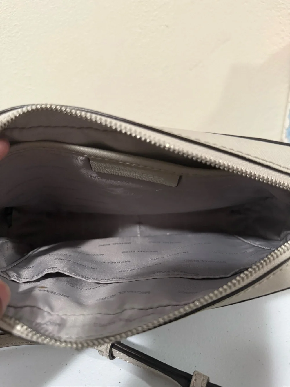 Michael Kors Jet Set Chain Crossbody Light Gray